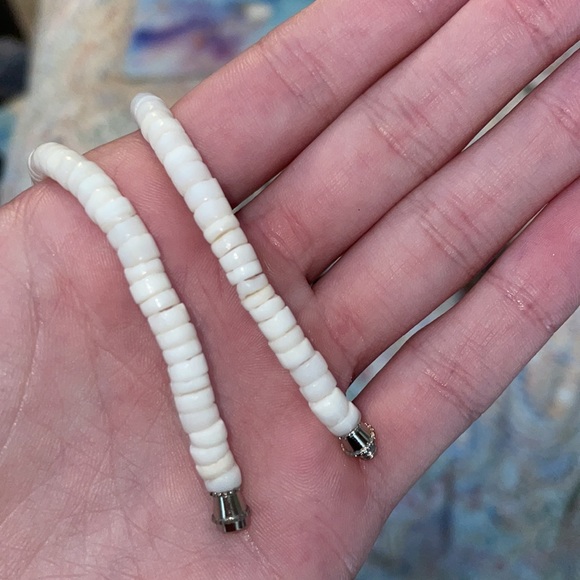 Shell Beaded Necklace - Picture 3 of 4